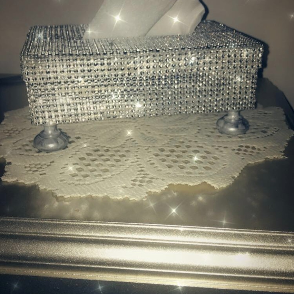 Tissue box